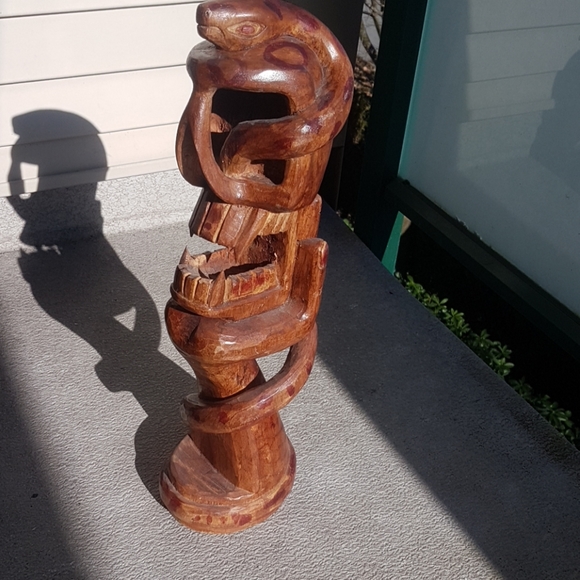 Wooden skull/snake carving - Picture 2 of 4